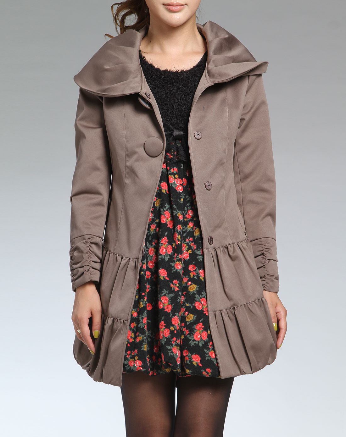 卡驼色时尚长款长袖风衣