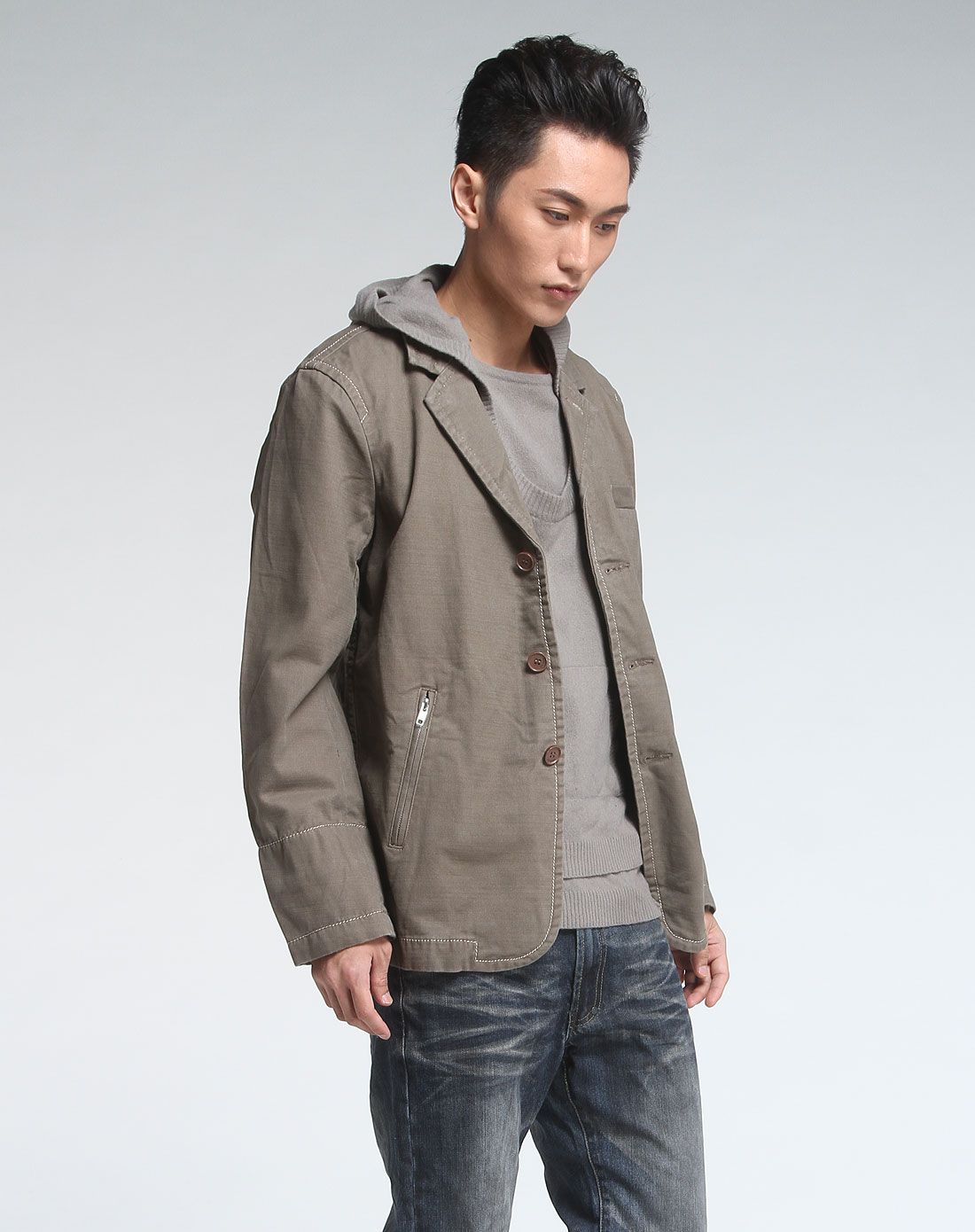 灰卡其色简约时尚长袖外套