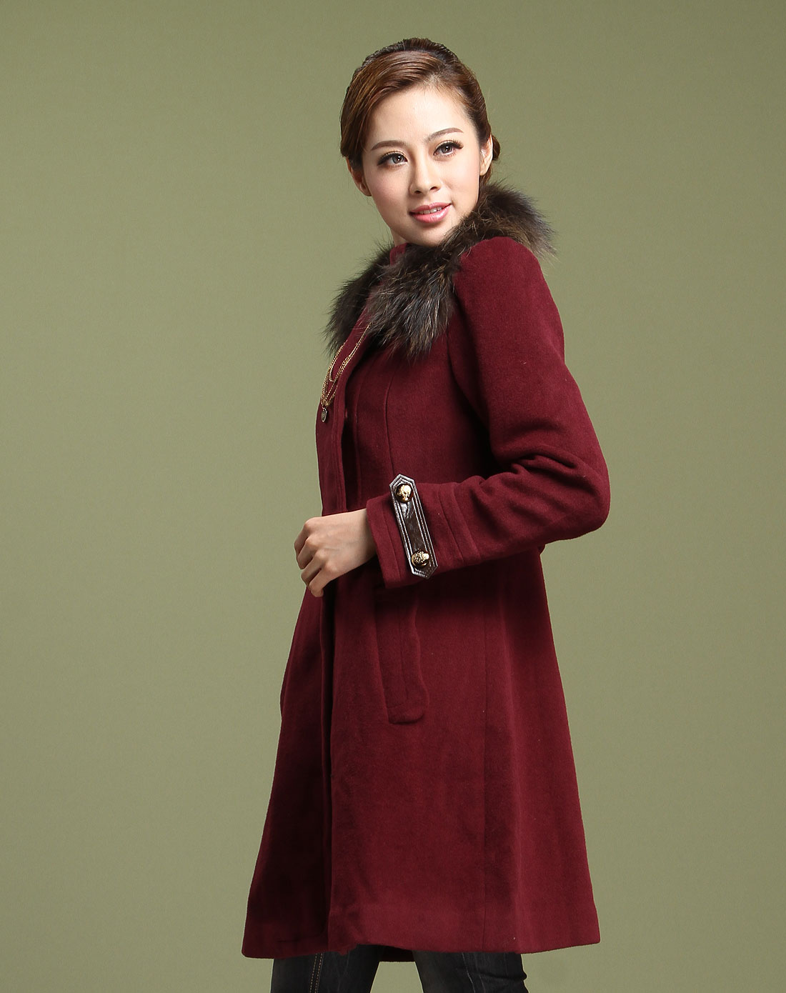 枣红色高贵优雅长袖大衣