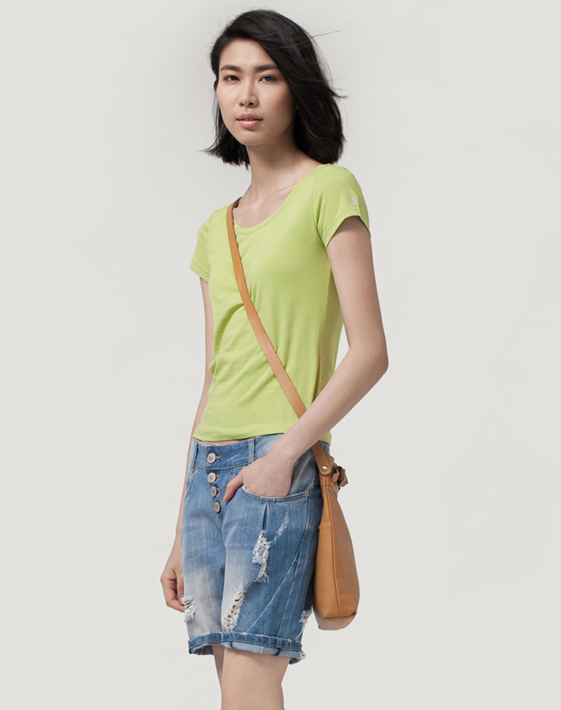 芥末绿纯色圆领修身短袖t恤