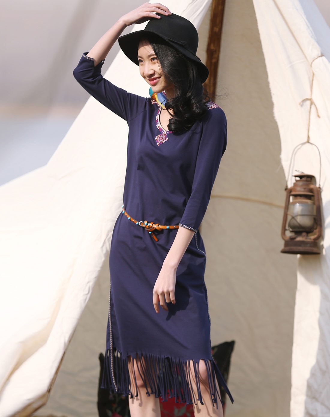 裂帛&莲灿女装裂帛 深蓝异域风刺绣流苏针织连衣裙511502581204_唯品