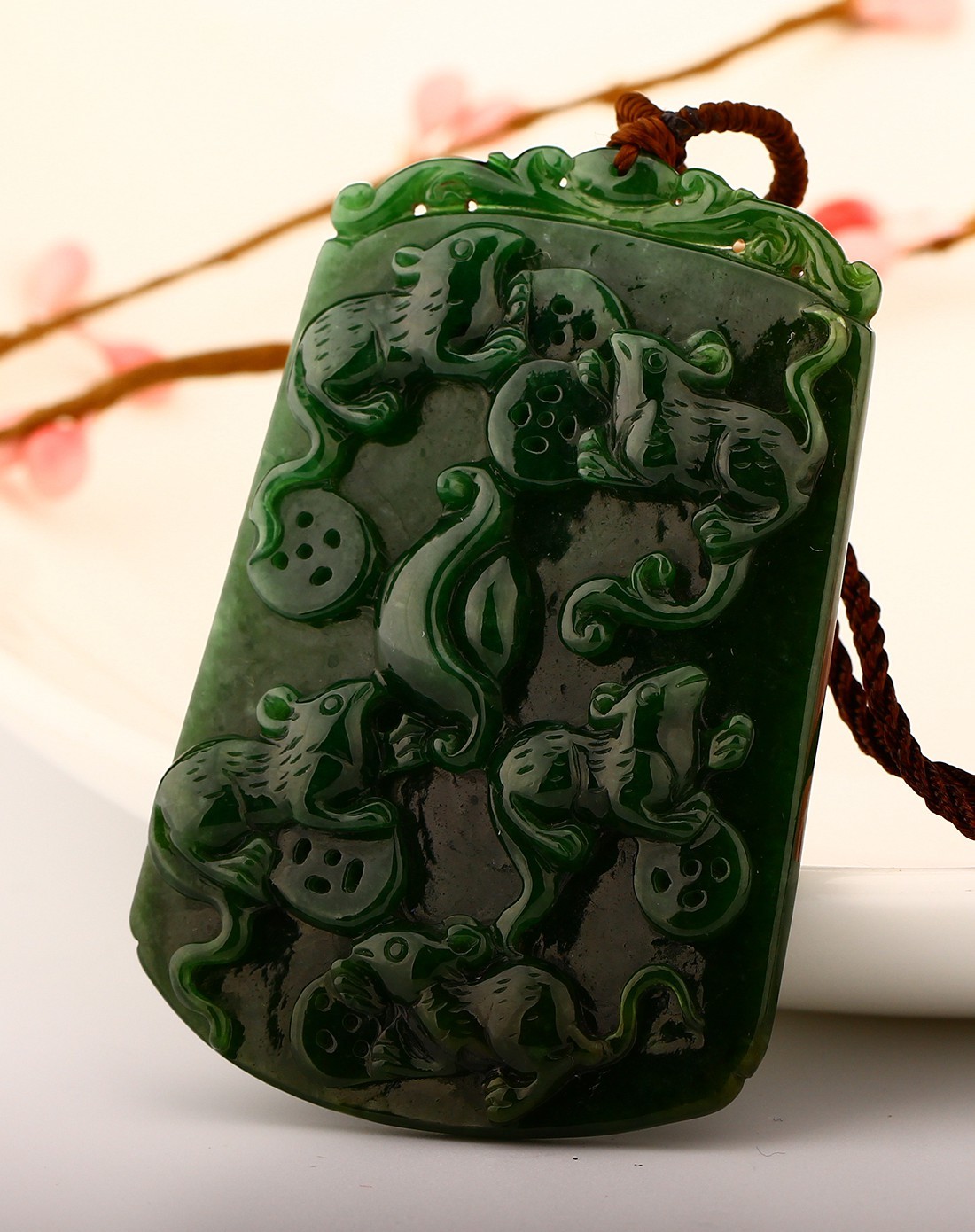 天然a货翡翠精雕油青五鼠运财吊坠附证书