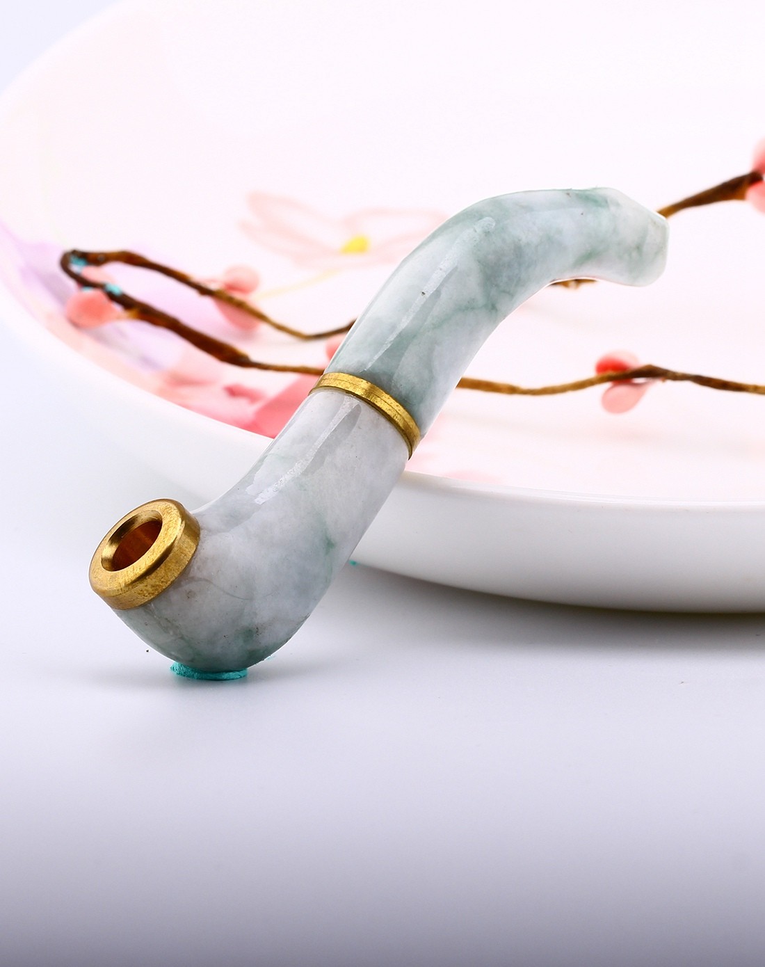 天然a货豆种飘花精雕翡翠烟斗附证书