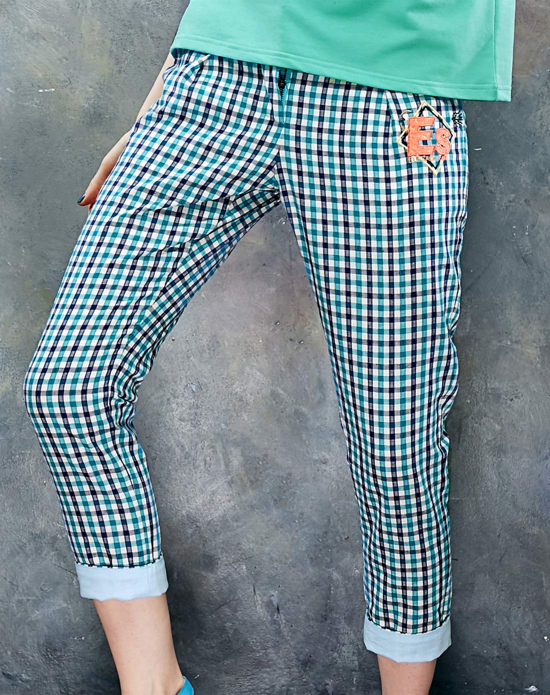 (新品)青果蓝 格纹宽松七分裤
