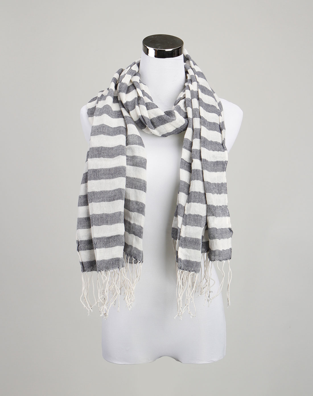 黑白色条纹流苏围巾
