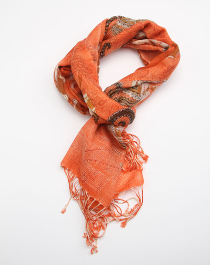 橙色绣纹个性围巾