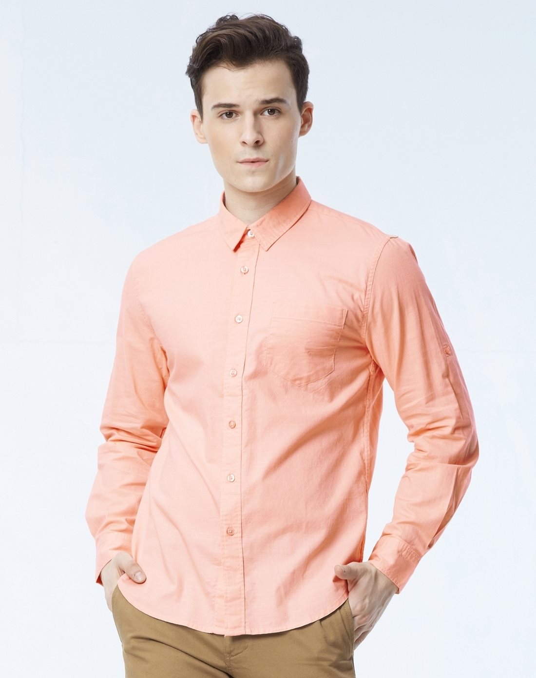 桃子色素色纯棉可卷袖休闲衬衫