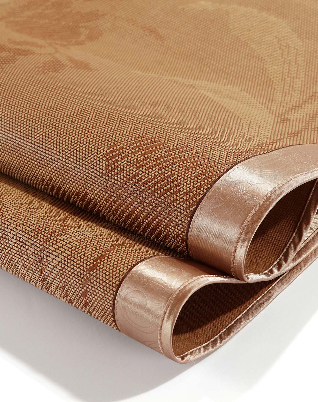 水星1.8m湖畔花香抗菌提花仿藤席三件套