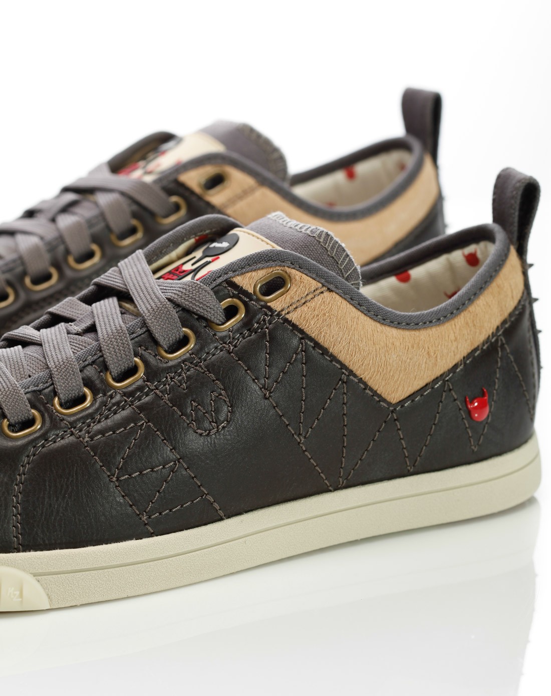 男款灰色kruzin crazy horse 疯马哈林时尚联名款低筒休闲鞋