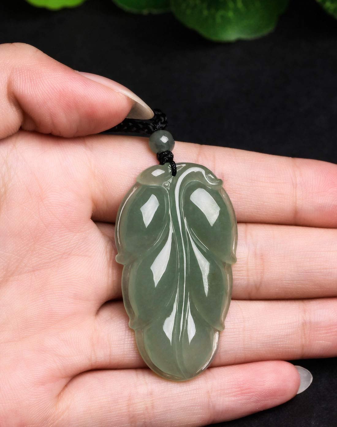 天然翡翠a货冰糯油青玉叶子挂件(附证书)