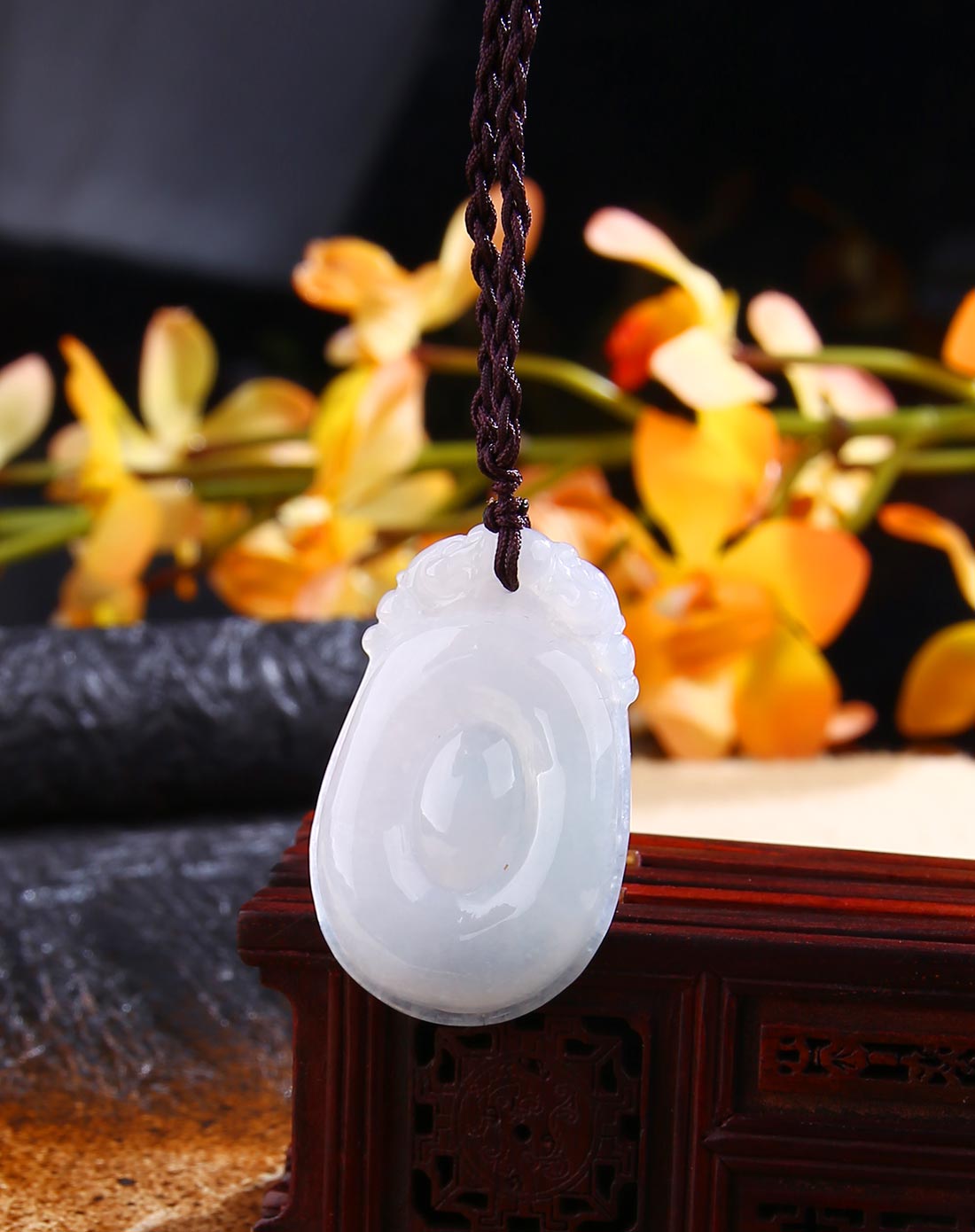 天然翡翠a货豆种绿底福在眼前挂件(国家权威认证)