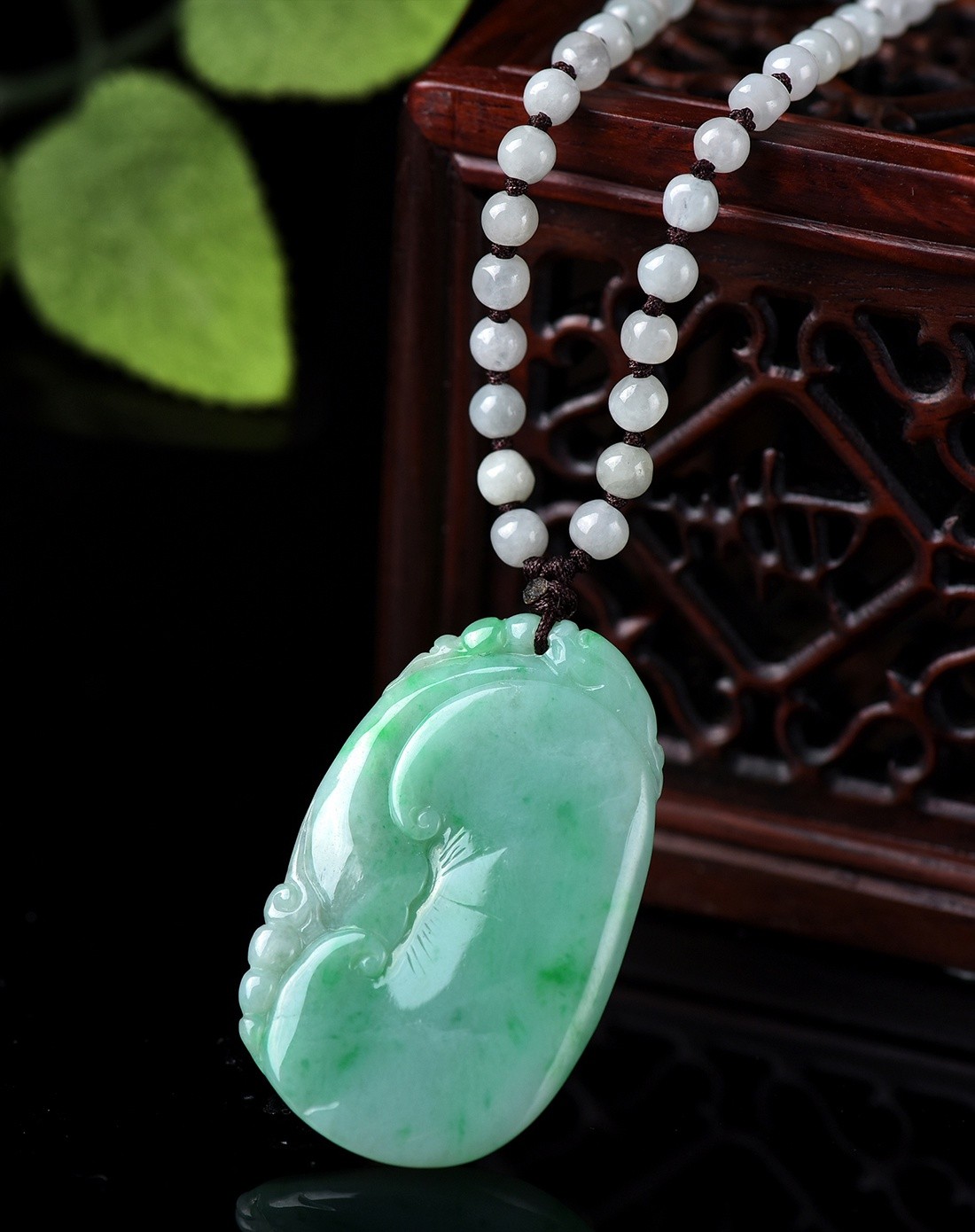 冰糯阳绿仿古如意a货翡翠挂件(附证书)