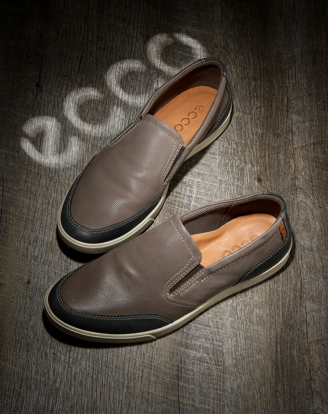 男款摩卡色简便百搭休闲鞋