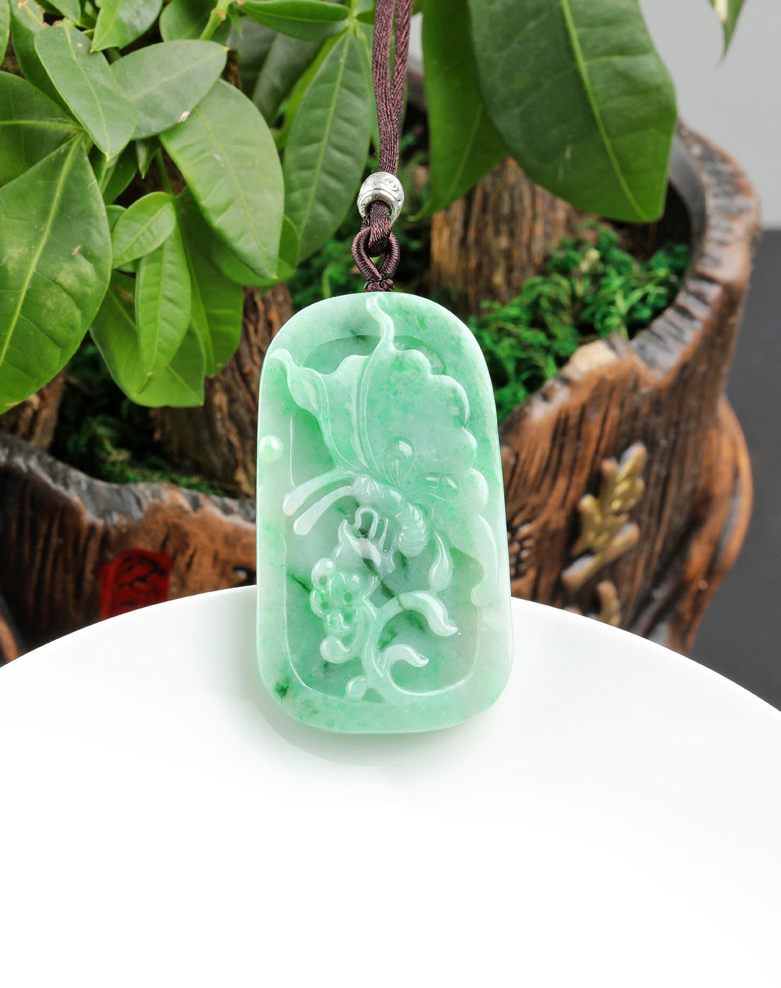 糯种饱满飘阳绿玉蝴蝶天然a货翡翠吊坠