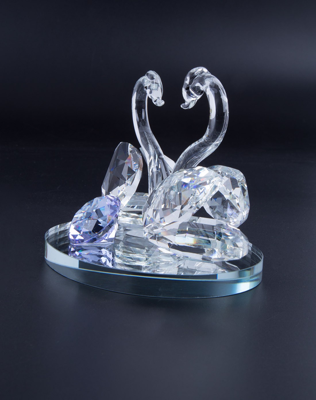 水晶天鹅嬉戏家庭装饰送礼工艺品摆件