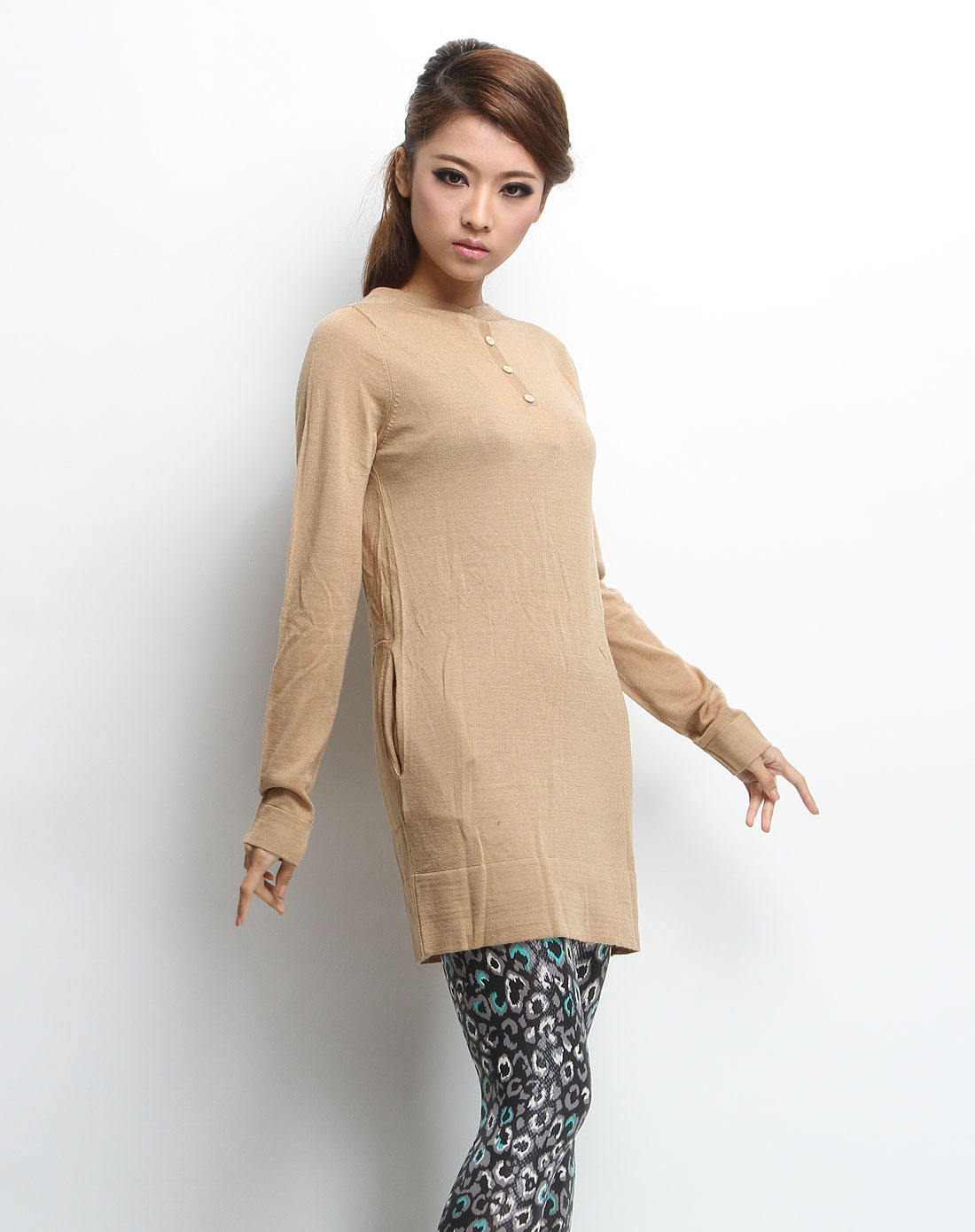 深杏色长款长袖毛衣