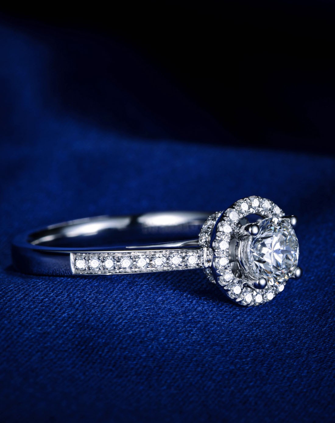 白18k金共76分钻石女戒-旋舞