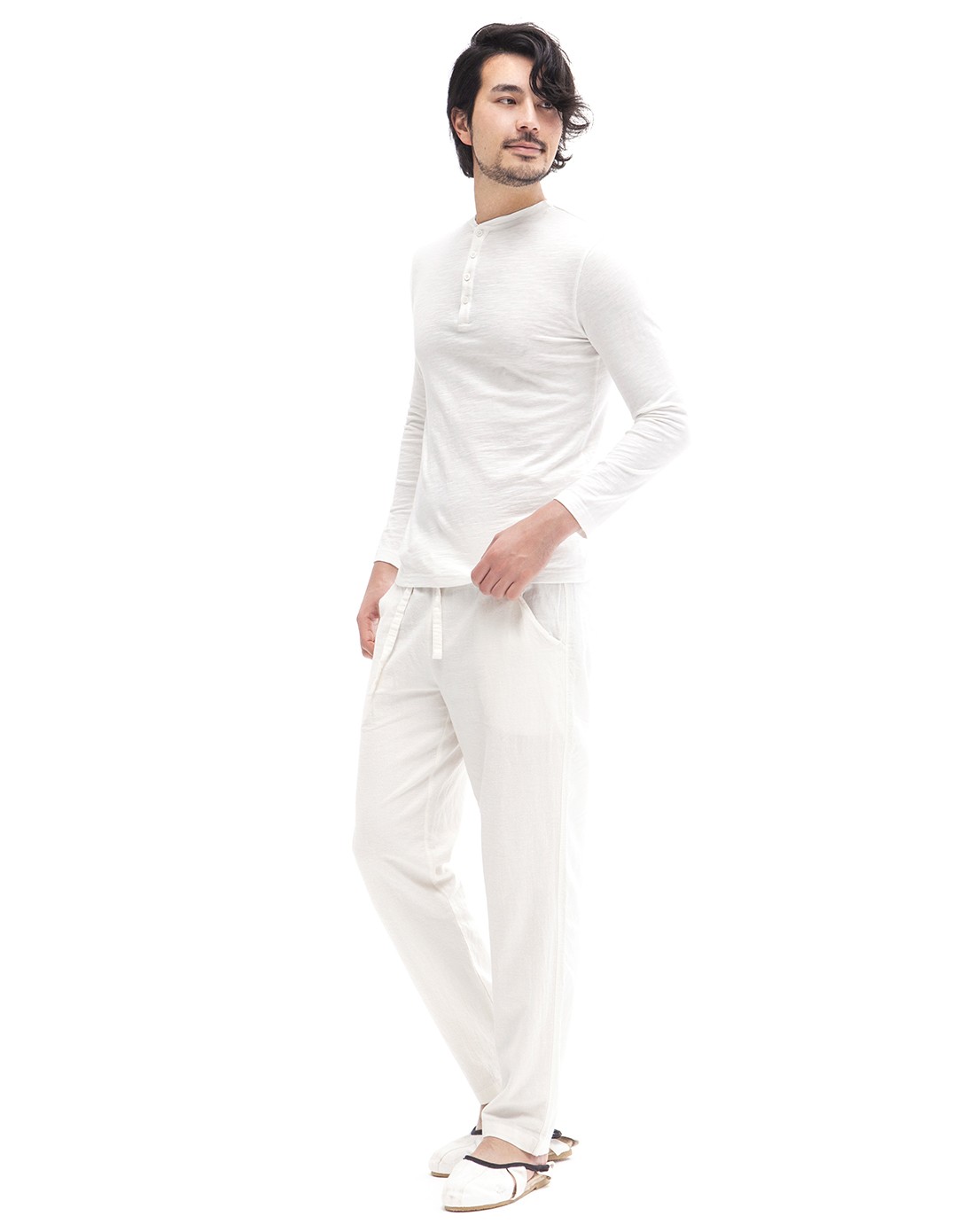 地山谦男款白色简约休闲透气长袖t恤