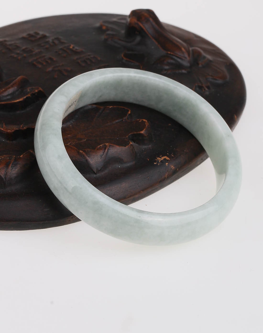 女款天然a货翡翠豆青手镯附证书