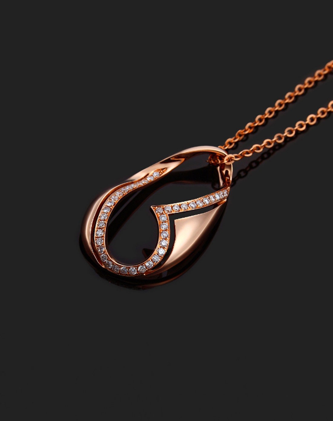 18k玫瑰金钻石吊坠