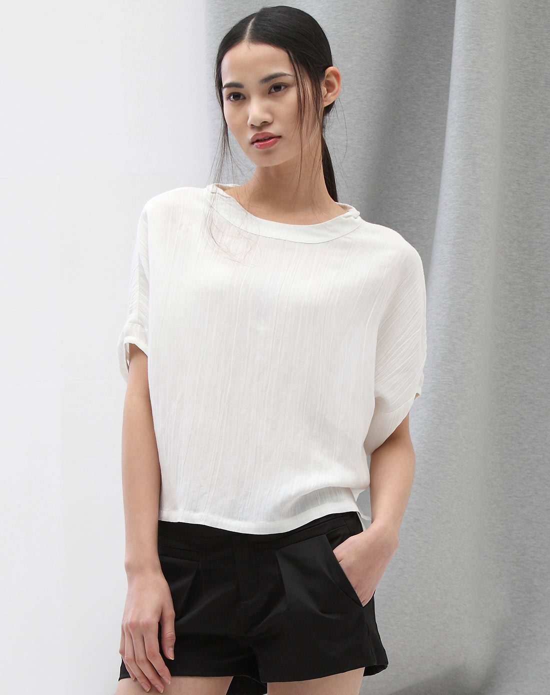 yzc白色麻质宽松清爽中袖上衣522ac072-603_唯品会