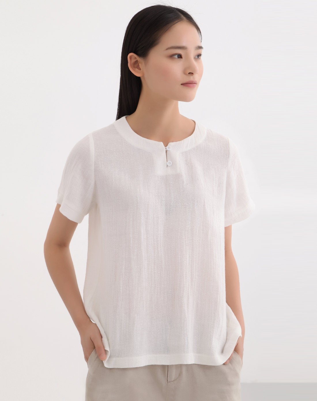 白色棉麻舒适宽松短袖上衣