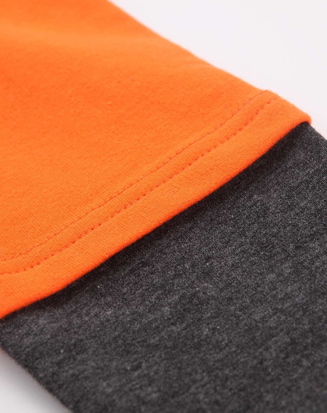 男童赤橙色小卫衣t恤