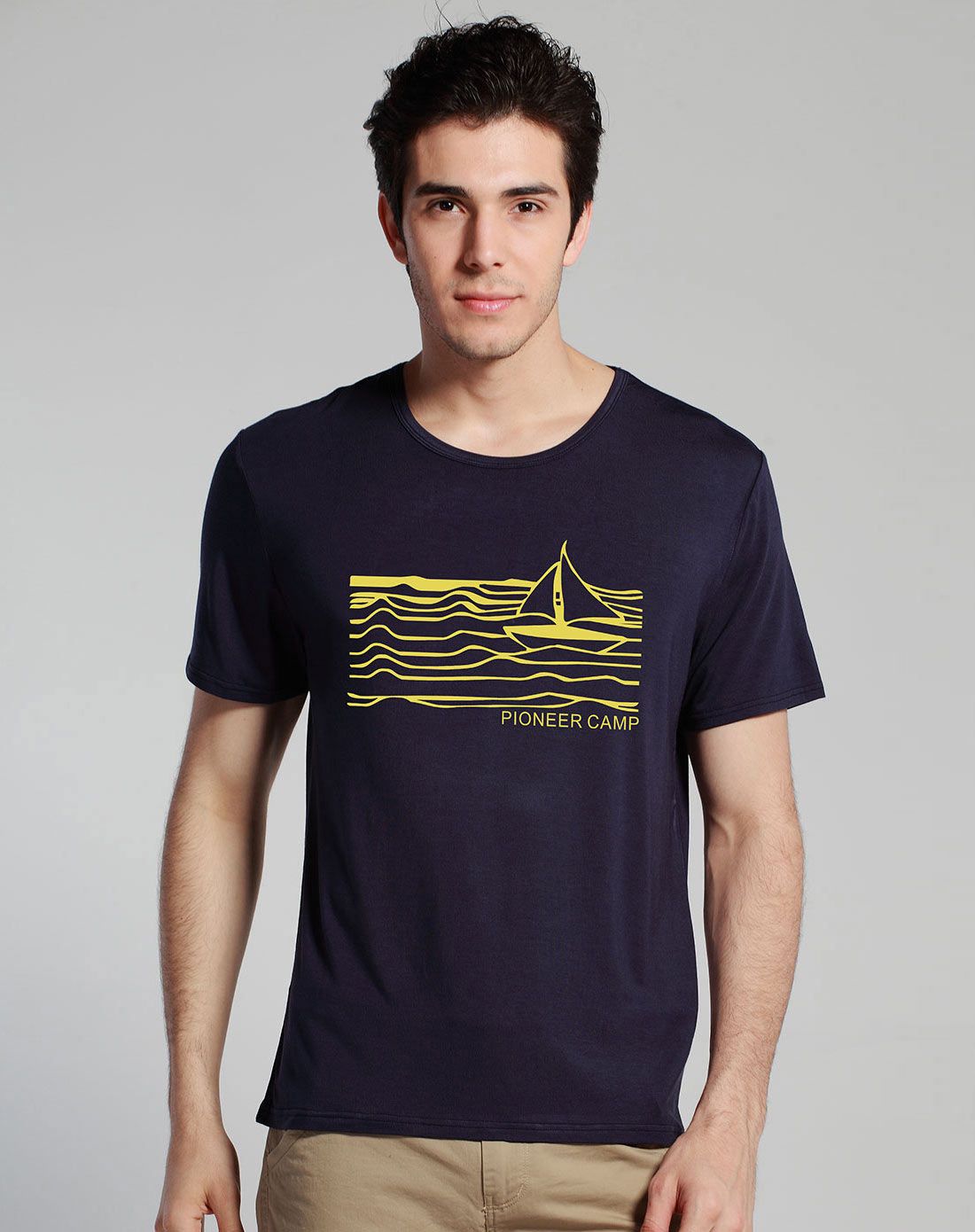 深蓝莫代尔航行的小帆船印花短袖t恤