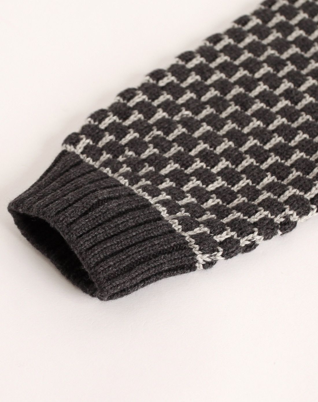 男大童中花灰灰白格线衣