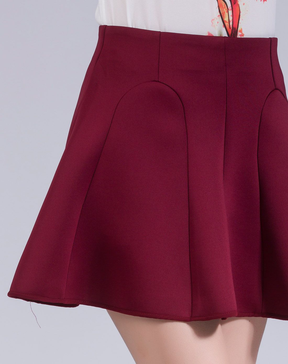 深红色时尚百搭短裙