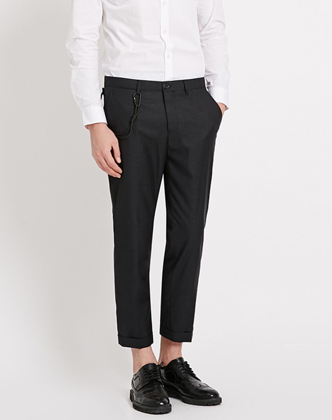 男款黑色脚口翻边休闲西裤