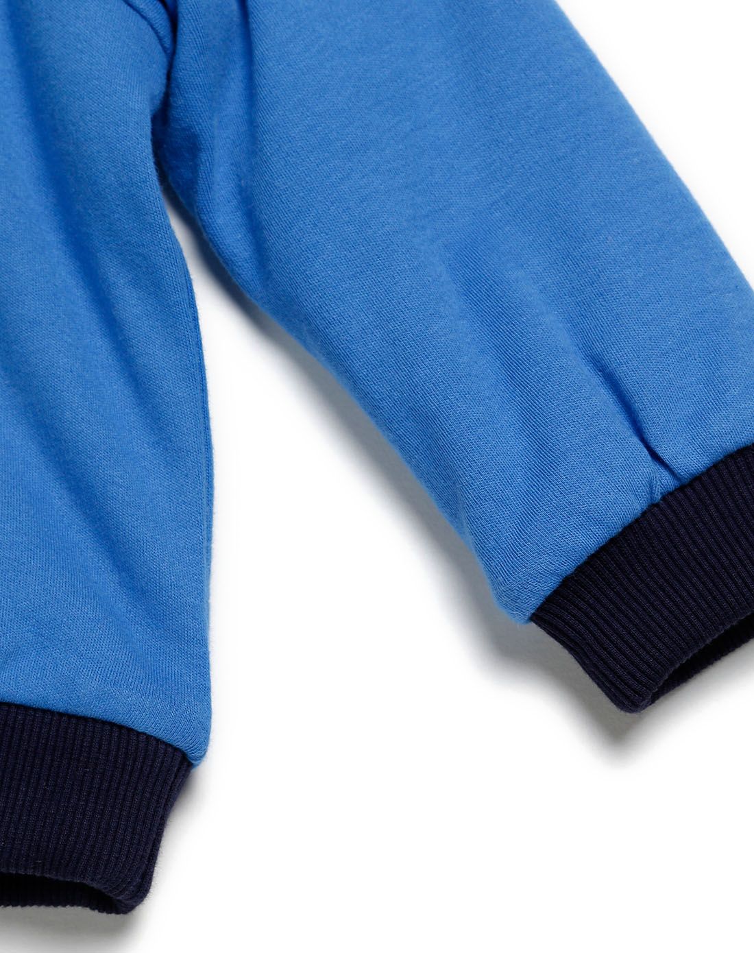 男童浅宝蓝色印图肩开夹棉长袖上衣