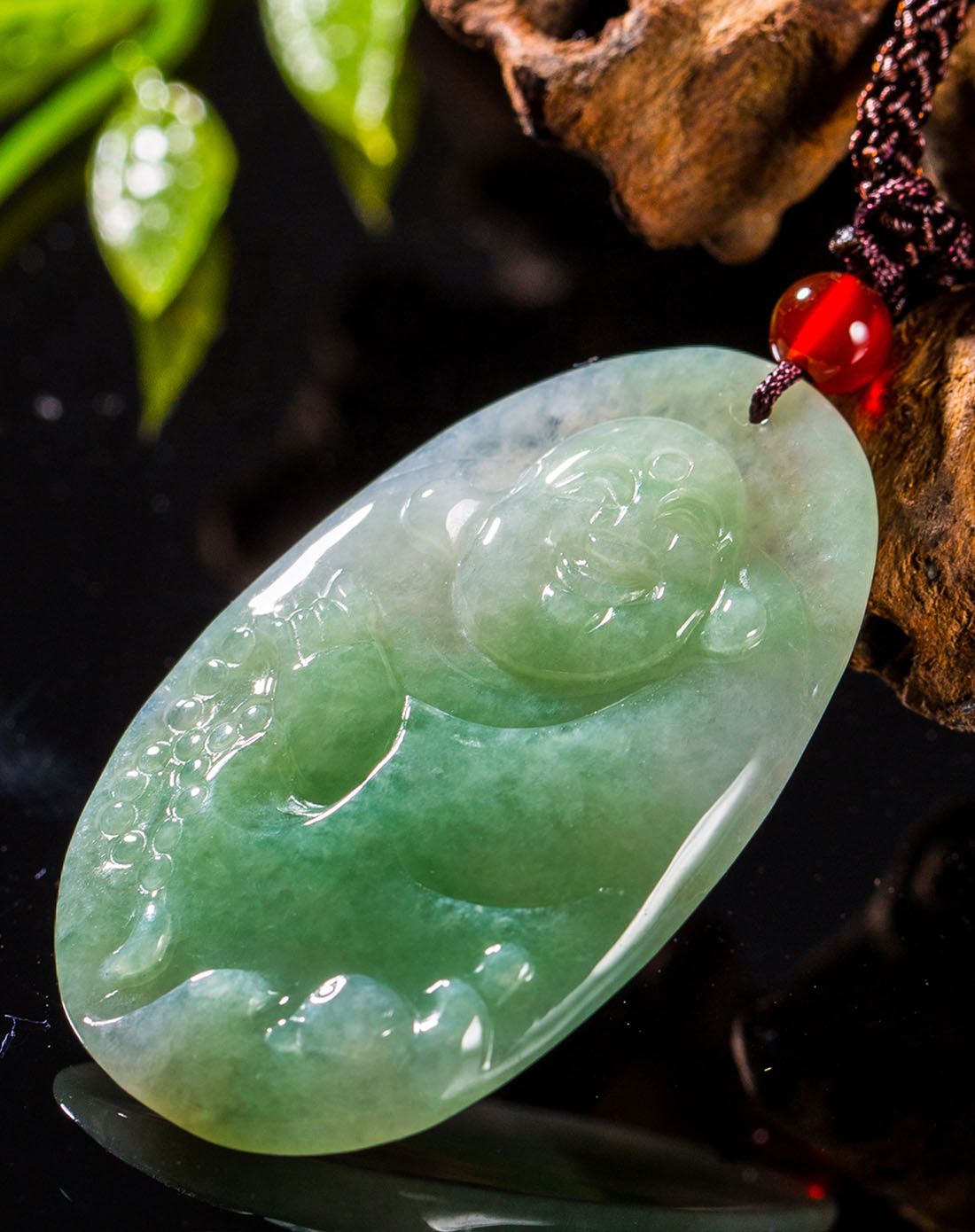 冰糯精雕自在佛翡翠吊坠(附权书)