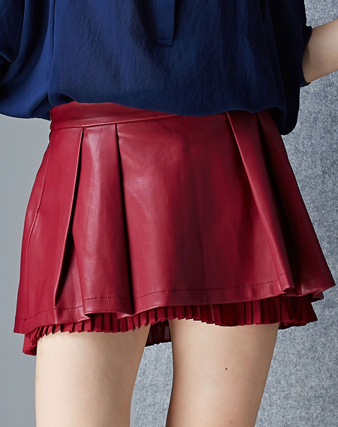 深红色韵味短裙