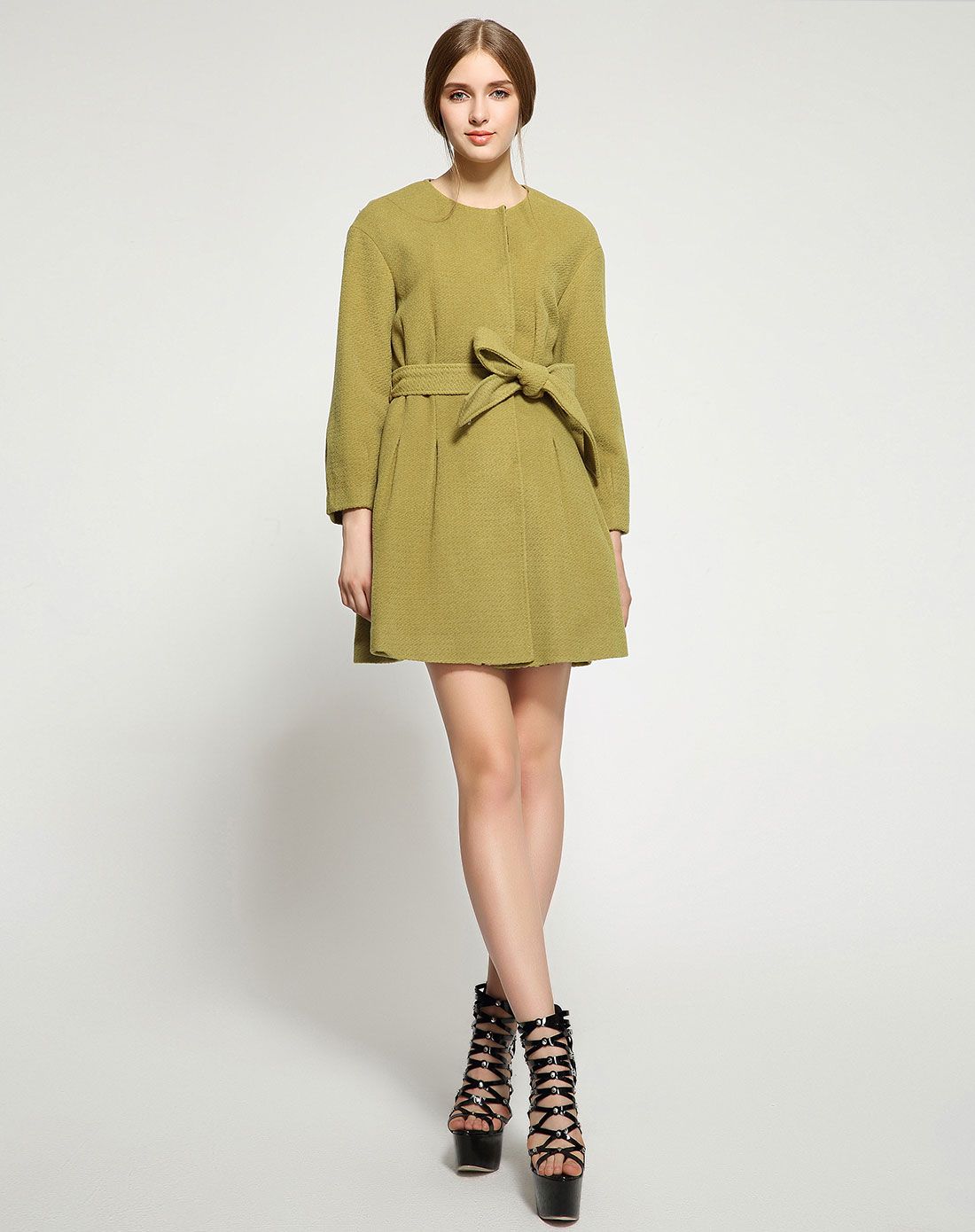 黄绿色气质简洁经典中长款九分袖大衣