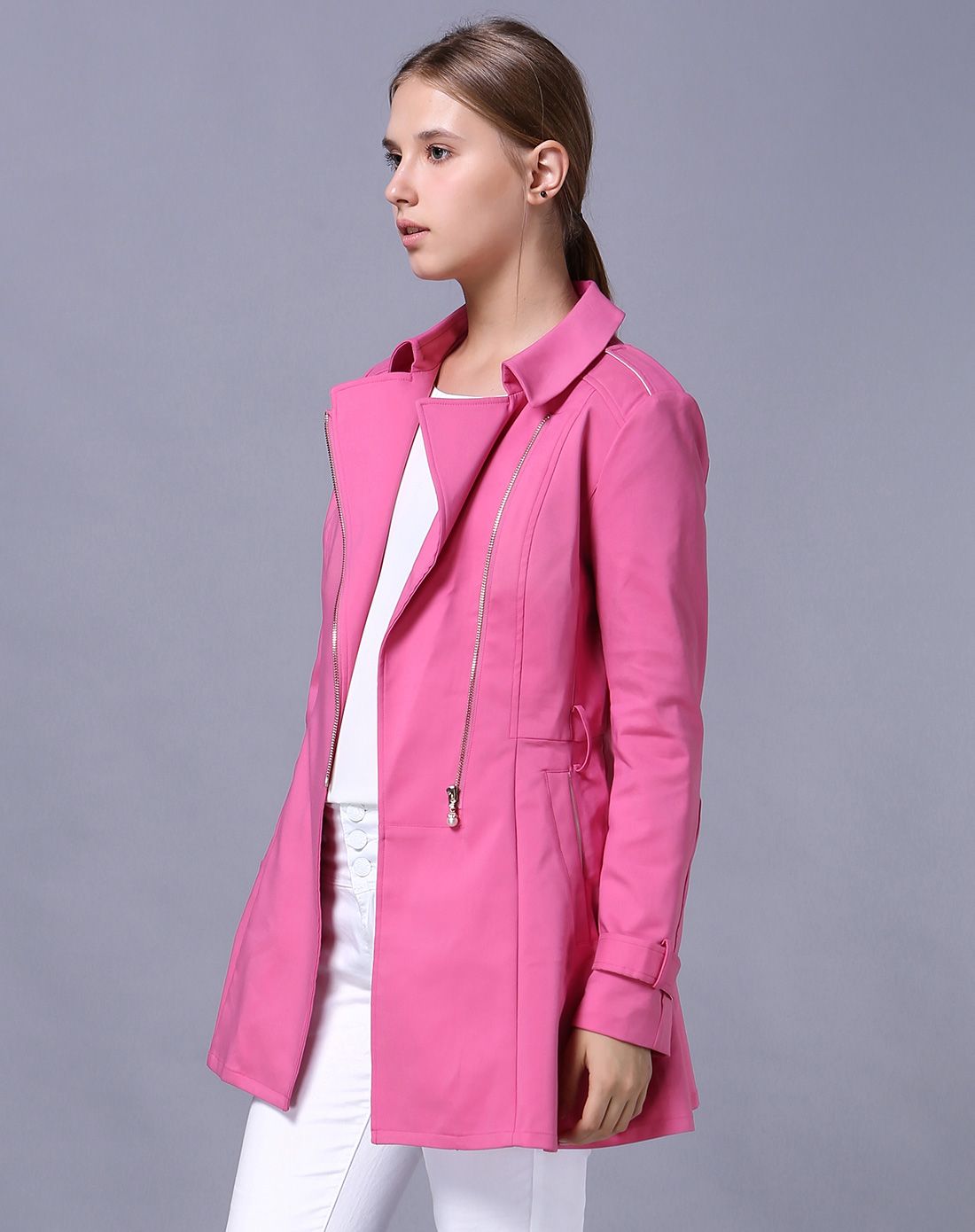 热粉色斜拉系腰风衣