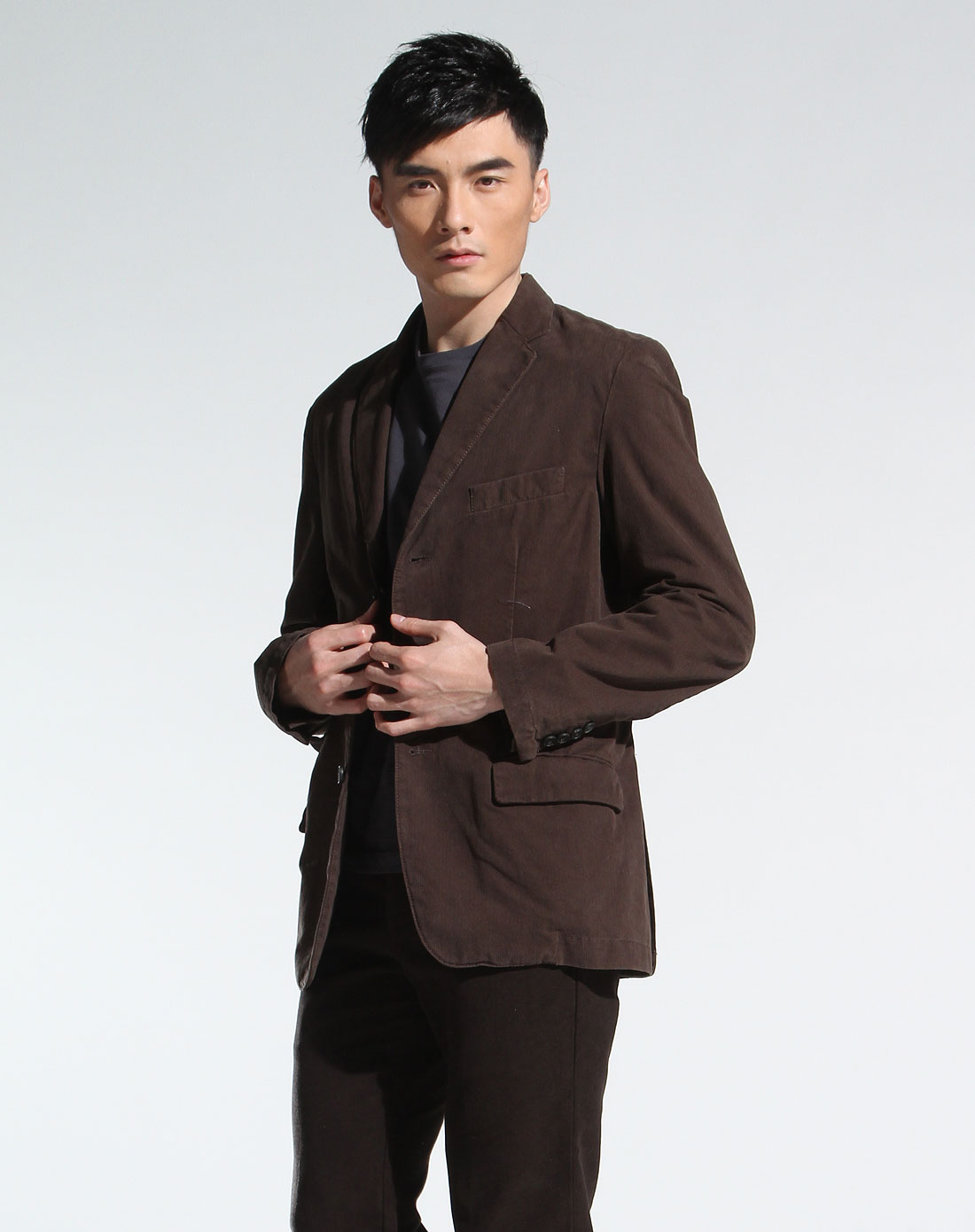 男款型格帅气长袖外套咖啡色