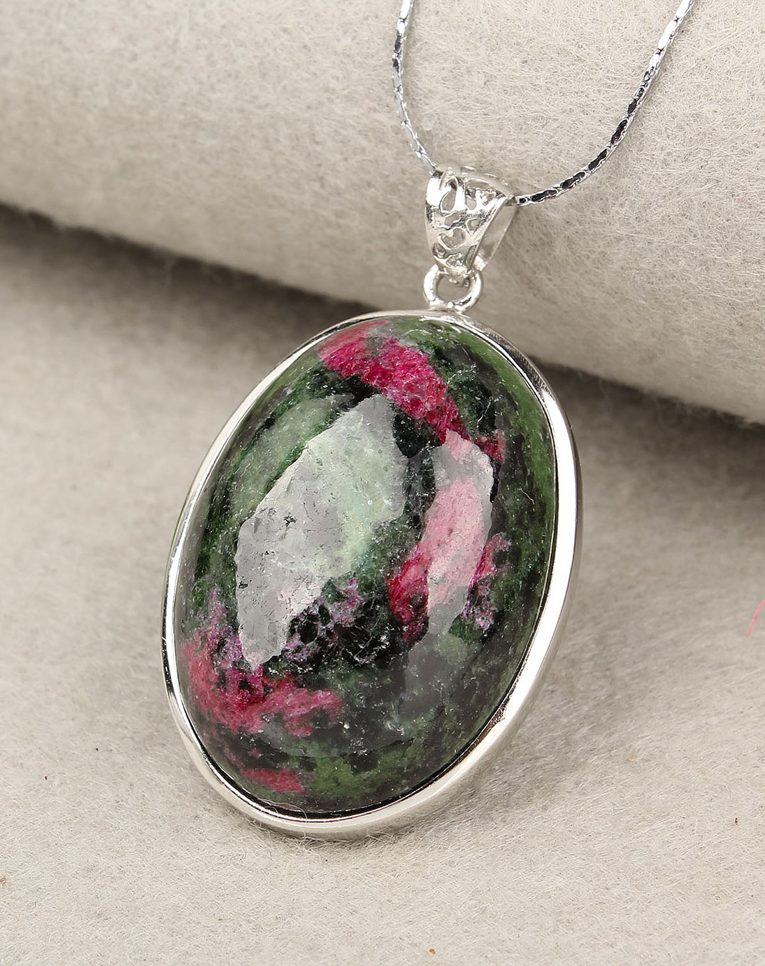 天然红绿宝椭圆形吊坠