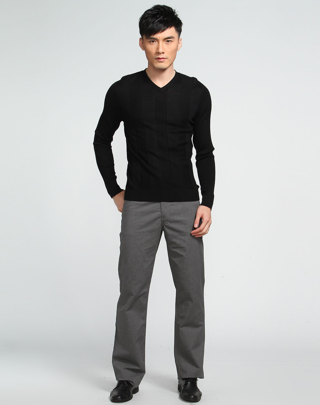 宾度j.benato男装专场-黑色v领粗条纹长袖100%羊毛衫