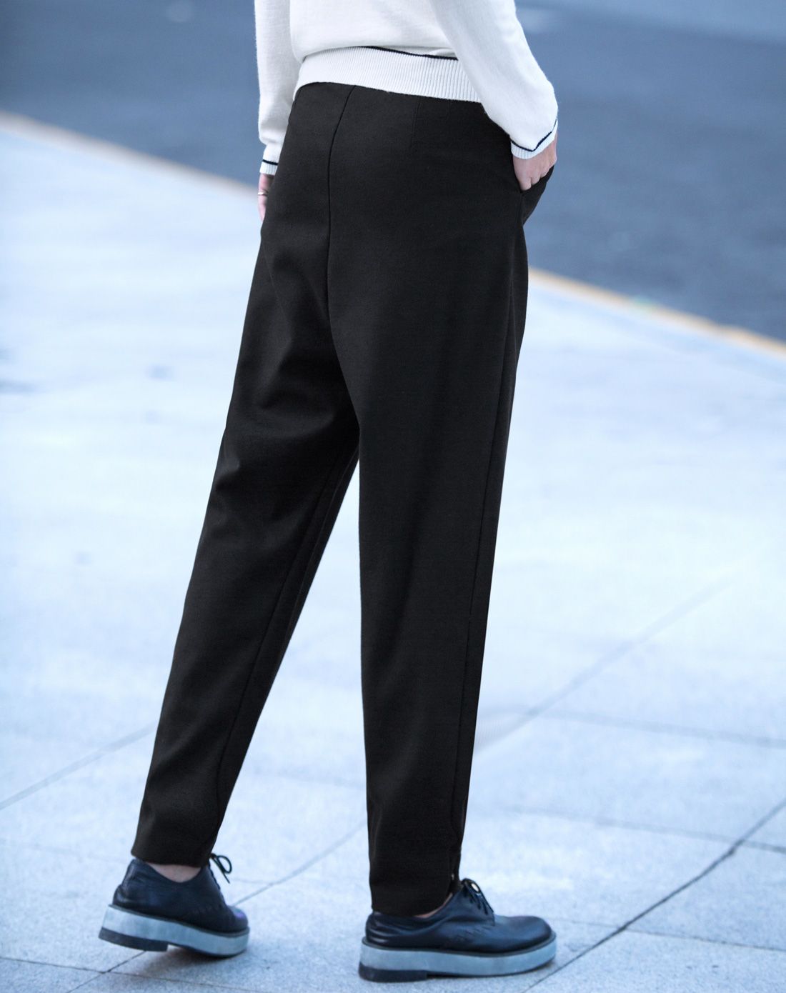 黑色收腰插袋宽松长裤