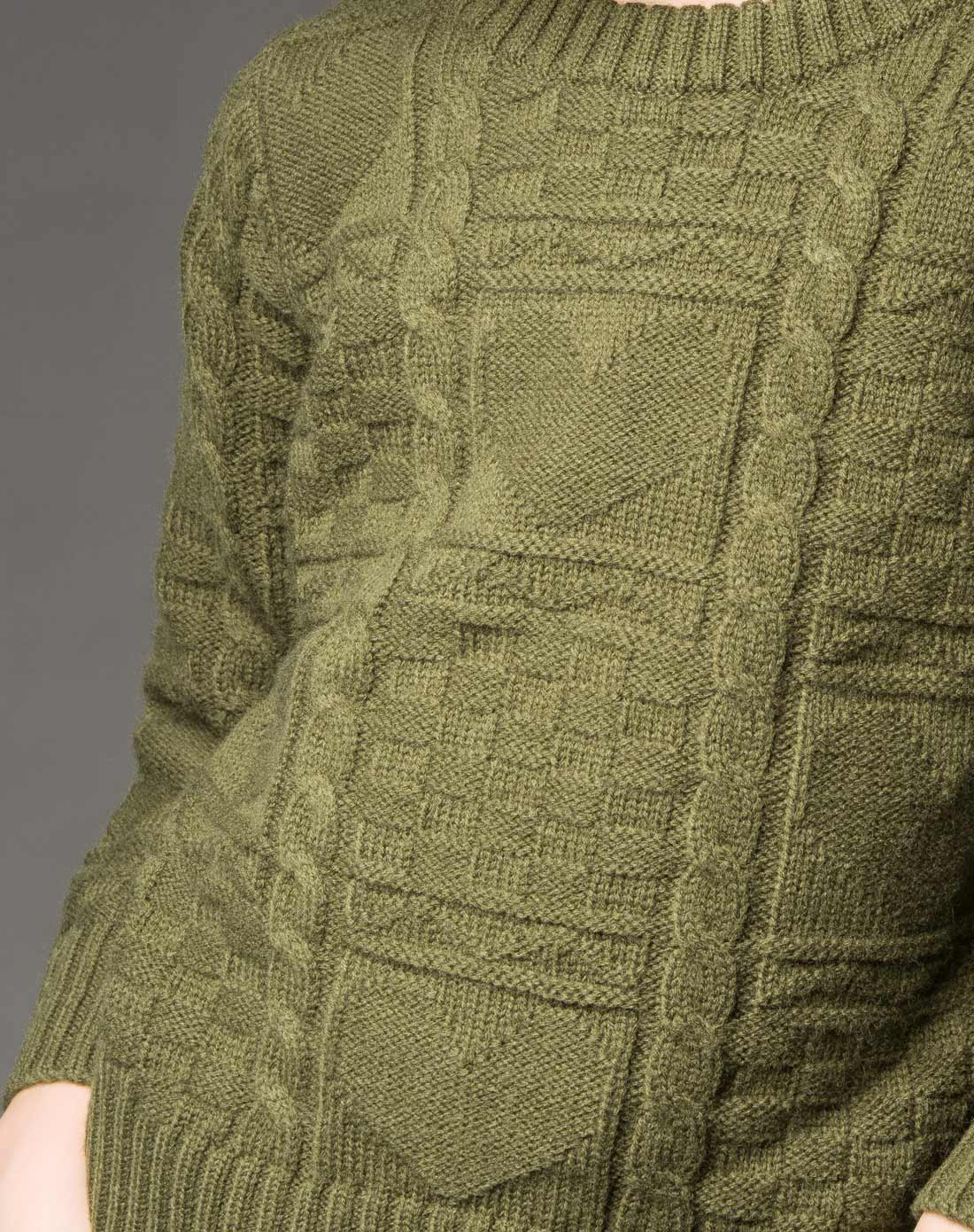 男童墨绿色圆领毛衣