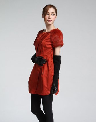 乌红色圆领毛袖时尚短袖连衣裙