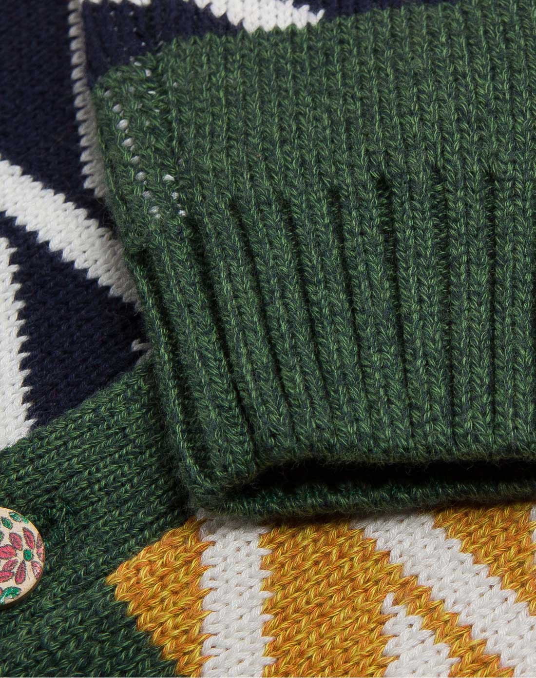 男童橄榄绿大格子毛衣