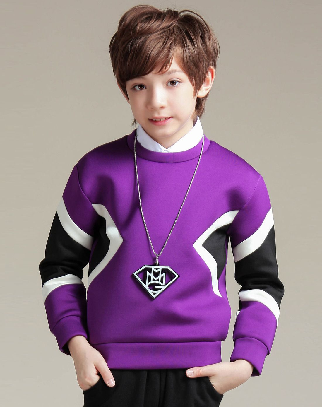 男童紫色卫衣