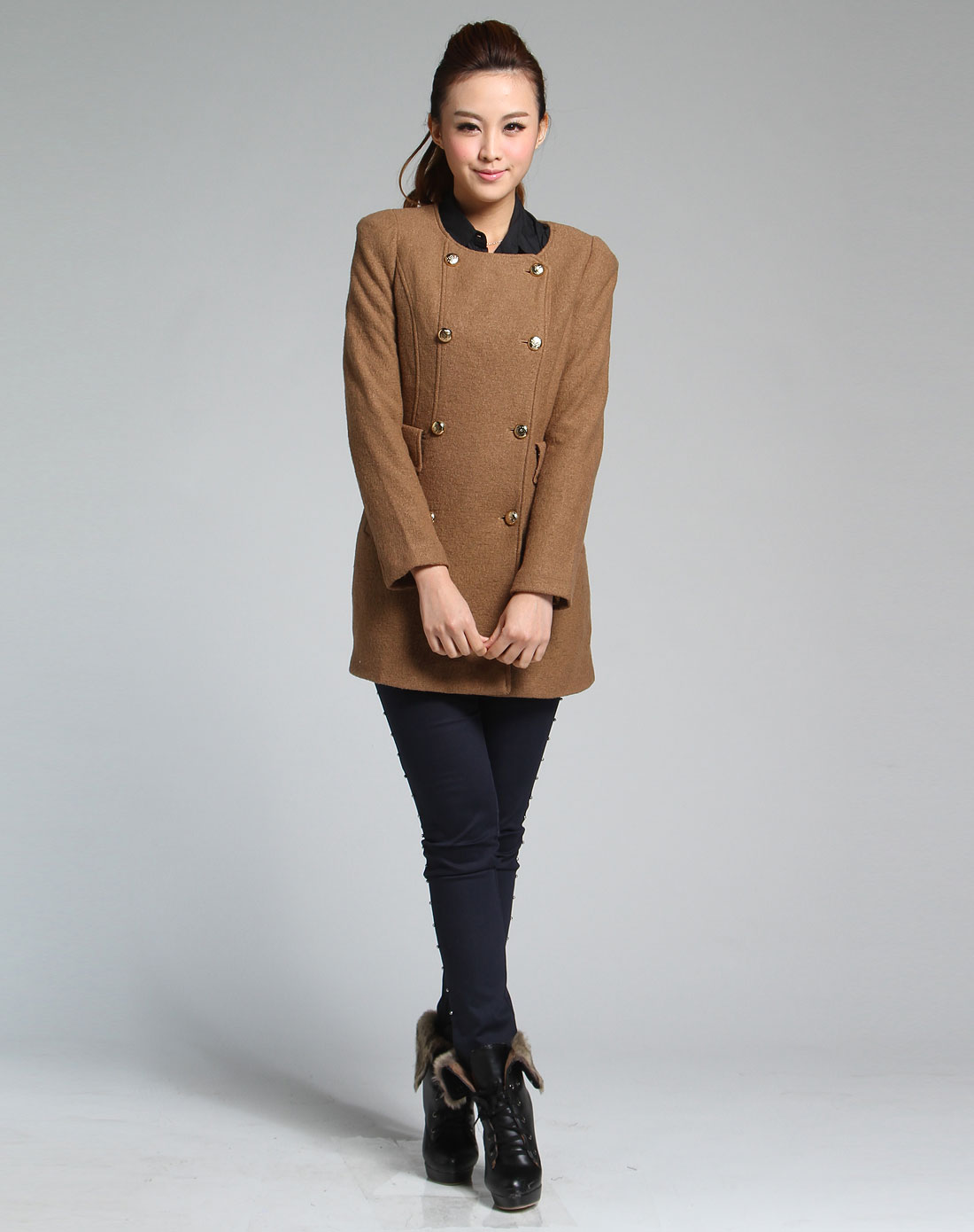 灰驼色英伦风双排扣长袖大衣