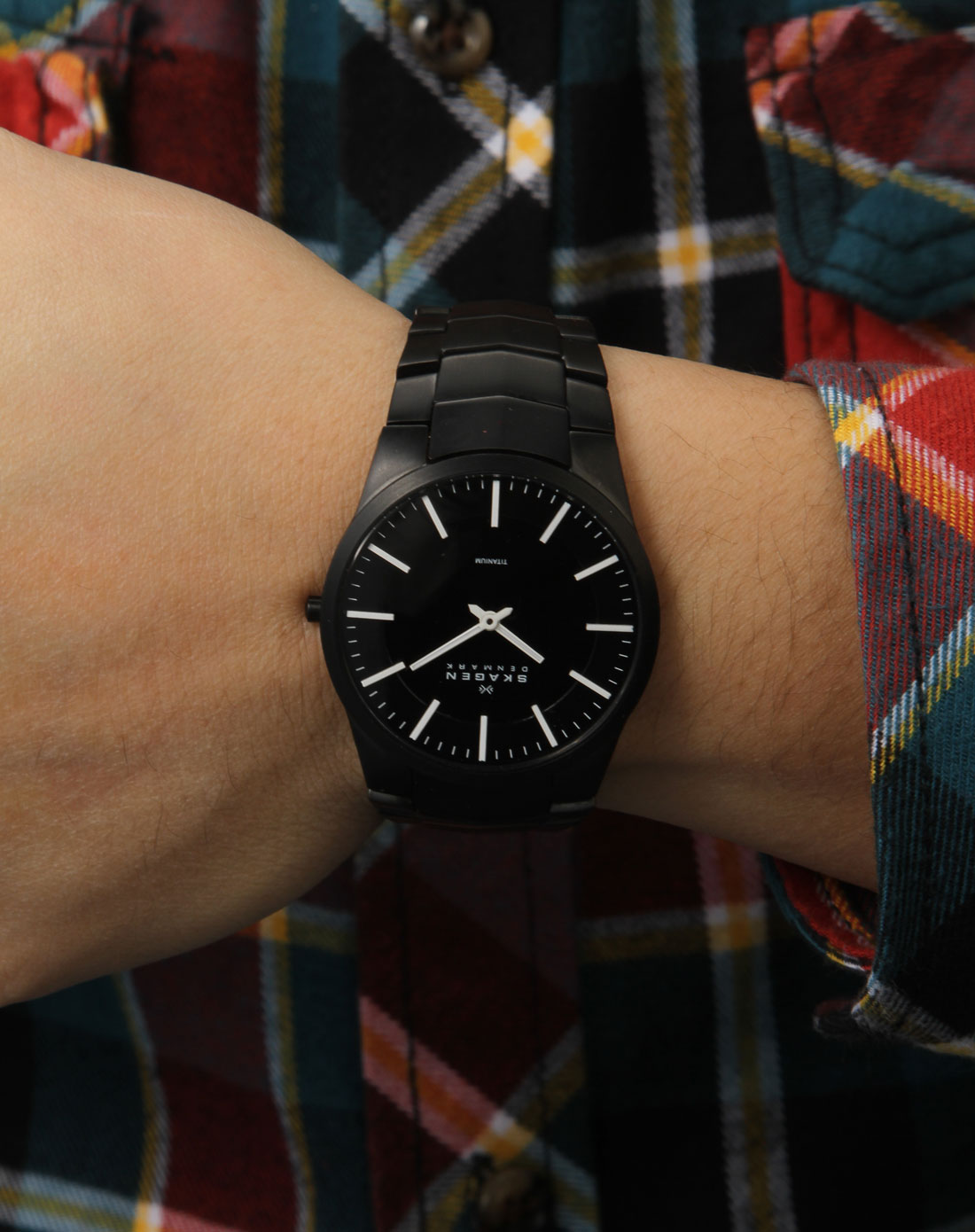 男款黑色表带钛金属系列石英手表