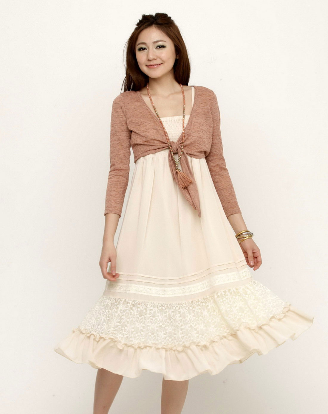 米色雪纺吊带连衣裙