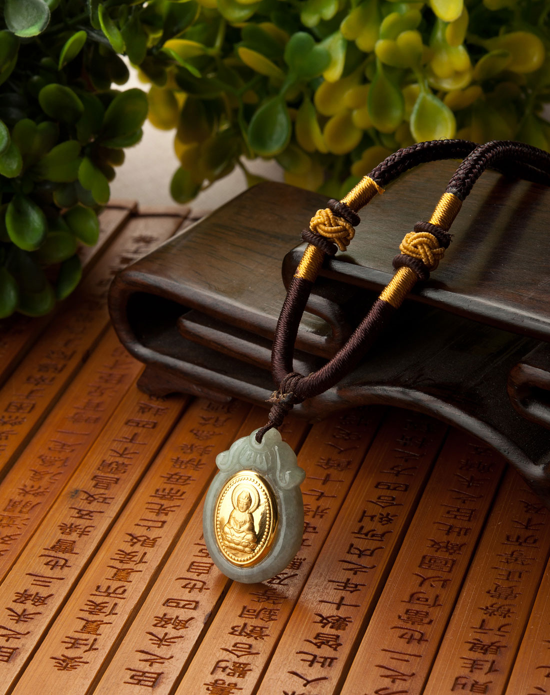 金镶玉观音吊坠