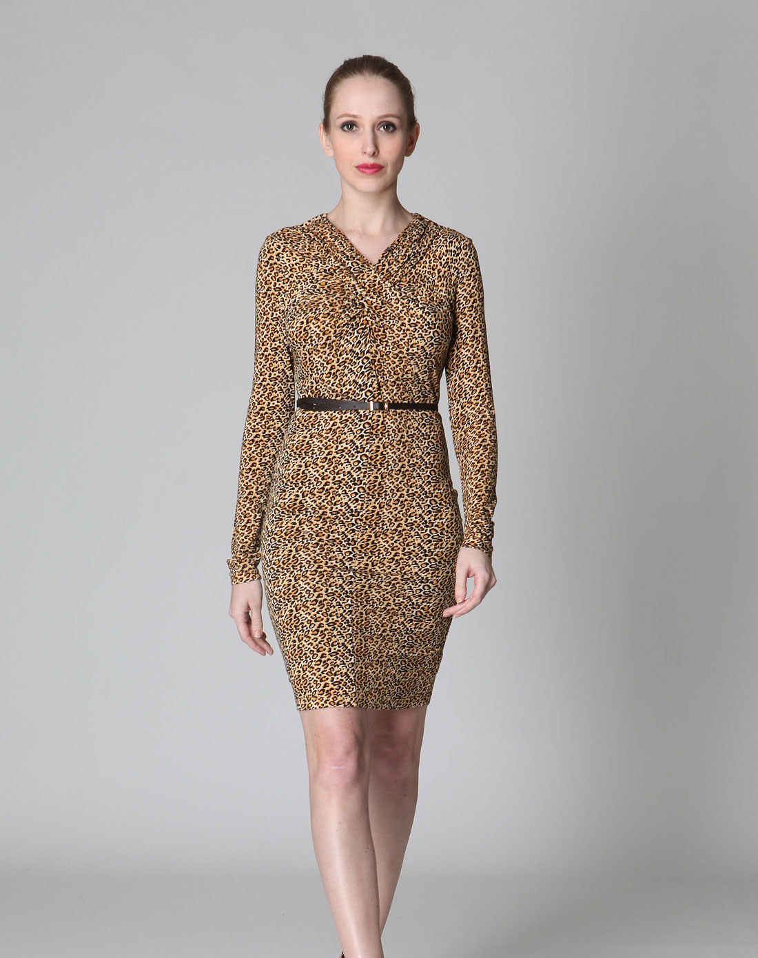 豹纹色长袖针织连衣裙