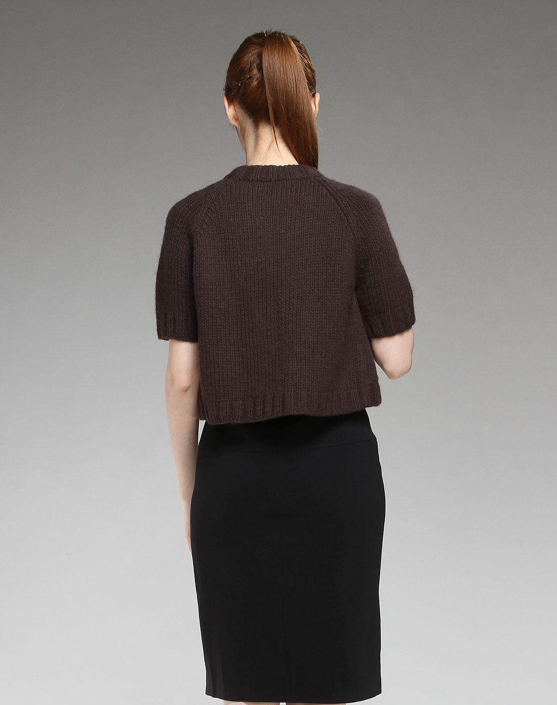 深棕色开襟气质中袖针织衫